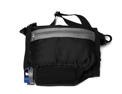 Crossbody yogataske med flaskeholder